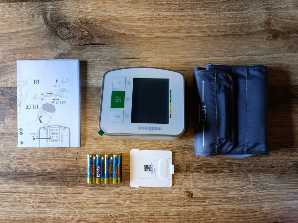 tous les éléments d'un tensiomètre électronique