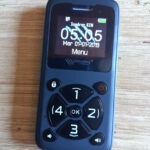 telephone mobile simple SimValley avec 4 touches en face avant