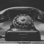 ancien téléphone fixe en bakelite